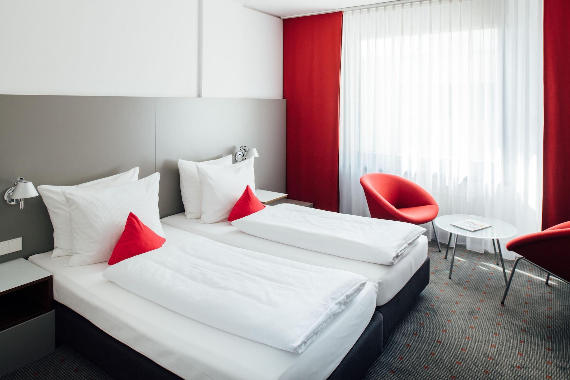 Vienna House Easy By Wyndham Stuttgart Hotel Exterior photo