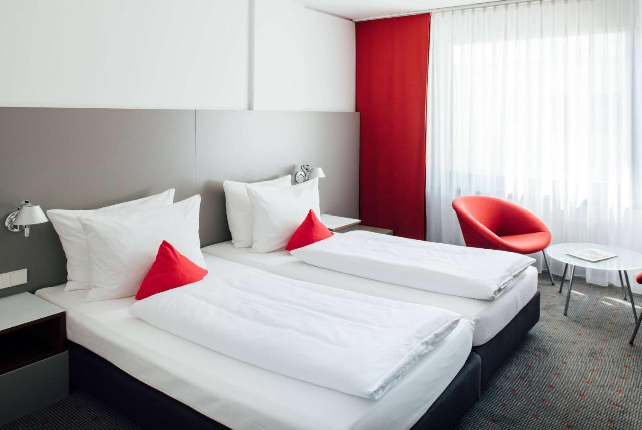 Vienna House Easy By Wyndham Stuttgart Hotel Exterior photo